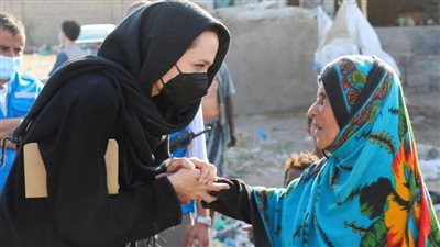  تفاعل واسع مع زيارة الممثلة الأمريكية أنجلينا جولي لمناطق النزاع في اليمن