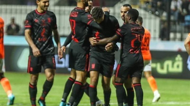 لاعبو الأهلي