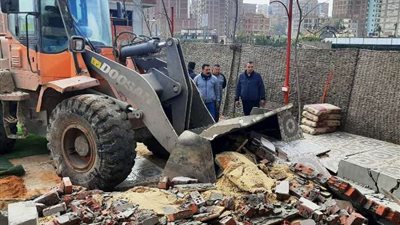 إزالة تعديات بالبناء المخالف خلال حملة في الشرقية 