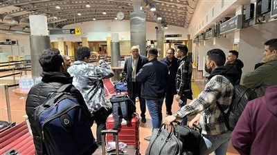 سفارة مصر بالمجر تعلن تخصيص طائرتين يوميا لإعادة المصريين القادمين من أوكرانيا إلى القاهرة