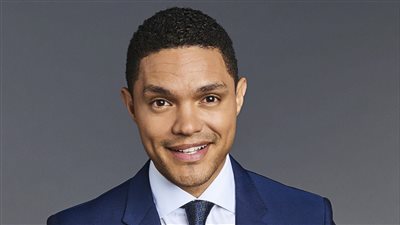 مذيع أمريكي يتحدث بشجاعة عن العنصرية على الحدود في أوكرانيا | فيديو 