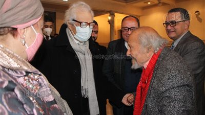 انطلاق حفل توزيع جوائز فاروق حسني بمركز الجيزة للفنون | فيديو وصور