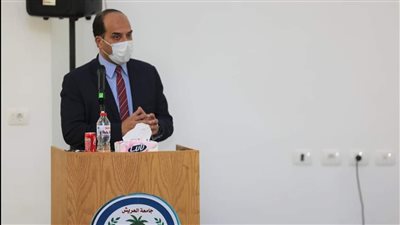 رئيس جامعة العريش يبحث مع أعضاء هيئة التدريس الرؤية البحثية