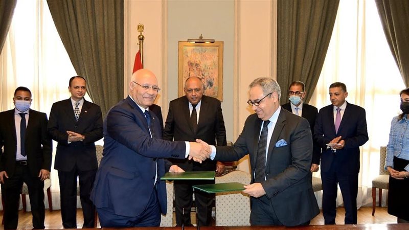 تعاون بين وزارة الخارجية