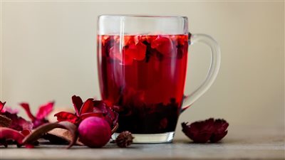 تفسير رؤية الكركديه في المنام للعزباء وعلاقتها بزواجها ممن تحب 