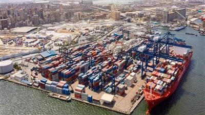 انتظام حركة الملاحة وتداول البضائع بميناء الإسكندرية