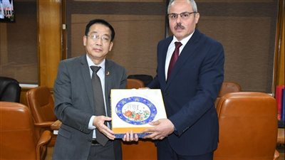 المستشار التعليمي للسفارة الصينية يزور جامعة قناة السويس| صور