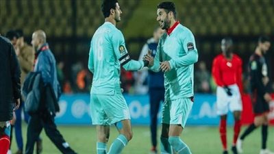 قمة الأهلي وبيراميدز.. إكرامي يتفوق على الشناوي بالموسم الجاري