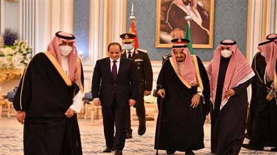 4 صور ترصد تفاصيل لقاء الرئيس السيسي والملك سلمان بالرياض اليوم