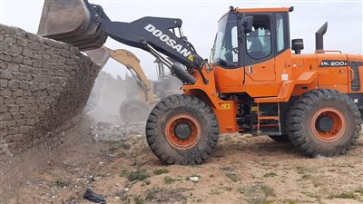 استرداد ١٨٣٥ مترا من أراضي الدولة بالقنطرة غرب الإسماعيلية | صور 