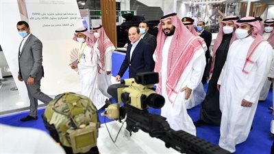 10 صور ترصد تفقد السيسي معرض الدفاع العالمي بالسعودية