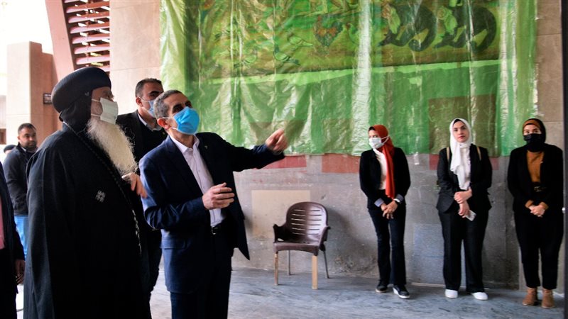 الأنبا بولا يستقبل
