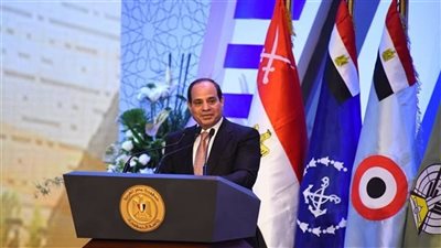 السيسي يصل إلى مقر الاحتفال بيوم الشهيد بمركز المنارة |بث مباشر 