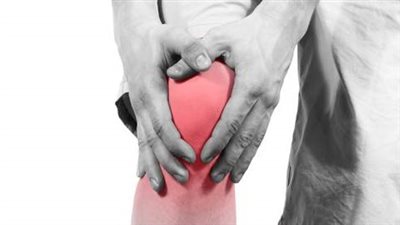 أعراض خشونة الركبة.. وطرق الوقاية والعلاج 