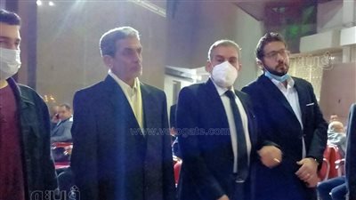 مصدر مقرب يكشف سبب وفاة شقيق أحمد عبد العزيز | فيديو