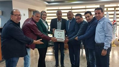 اتحاد الكرة يكرم اللواء حلمي مشهور في يوم الشهيد.. صور