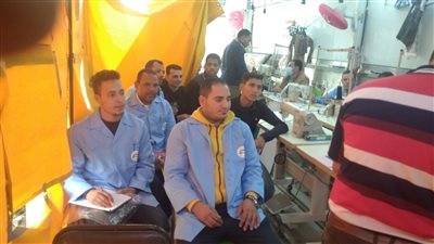 القوى العاملة: بدء التدريب على مهنة كهرباء التركيبات بالوحدة المتنقلة بالفيوم