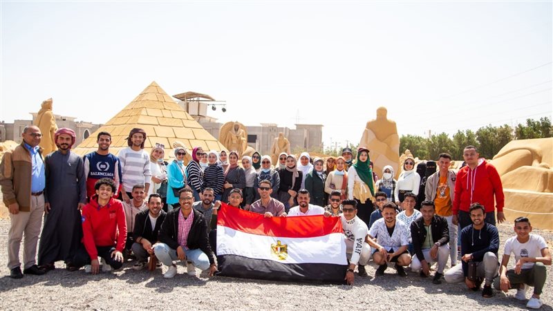 السياحة تنظم زيارات