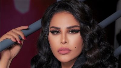 أحلام تدعم مجموعة شباب سعودي بحضور افتتاح متجرهم | فيديو 