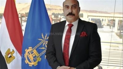 محافظ أسوان يوجه مديري التموين والزراعة بمتابعة جاهزية صوامع القمح