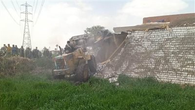 إزالة 489 حالة تعدٍ بالبناء على الأراضي الزراعية وأملاك الدولة ببني سويف