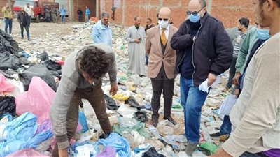 النيابة تحقق في واقعة العثورعلى مخزن خاص بالنفايات الطبية الخطرة بالشرقية |صور