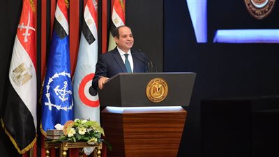  السيسي: الشعب المصرى يقف دائمًا خلف قواته المسلحة والشرطة للحفاظ على أمن الوطن وصون مقدساته