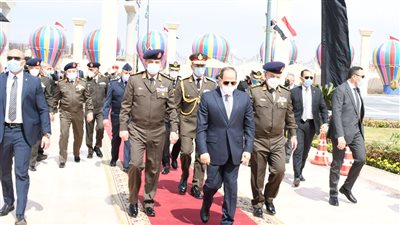  السيسي يقدم التحية لأرواح الشهداء.. ويشيد بجهود القوات المسلحة فى تنفيذ مهامها بكفاءة وإقتدار..ويؤكد أن الشعب المصرى يقف دائمًا خلف قواته المسلحة والشرطة المدنية للحفاظ على أمن الوطن وصون مقدساته