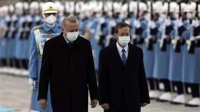 تناقضات أردوغان.. أسرار جديدة عن زيارة رئيس إسرائيل لتركيا | صور 