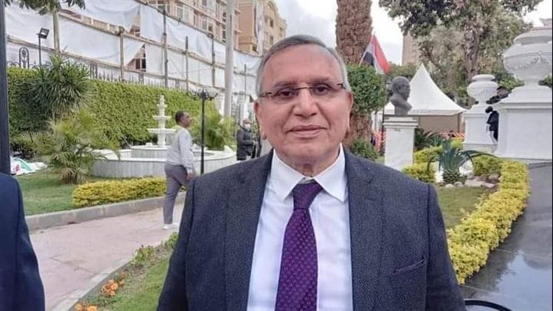 الدكتور عبد السند
