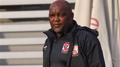 موسيمانى يحاضر لاعبى الأهلى قبل التوجه لخوض مباراة صن داونز| فيديو