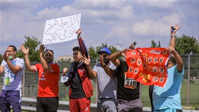 هتاف جماهير المارد الأحمر بجنوب أفريقيا: وراك أنا كعب داير زي نسر الأهلي طاير