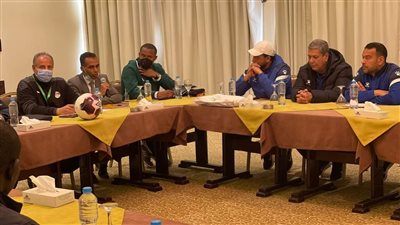 المصري بالأخضر وأوتوهو بالأصفر في مباراة الفريقين بالكونفدرالية