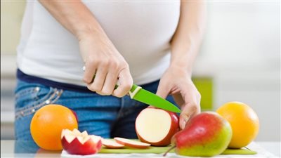 فوائد تناول الفاكهة للمرأة الحامل 