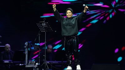 عمرو أديب: شيرين عبد الوهاب بتغرق وفي كرب عظيم.. الحقوها