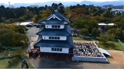 بوزن 400 طن.. اليابان تنقل قلعة تاريخية ضخمة وتعيدها مرة أخرى| فيديو