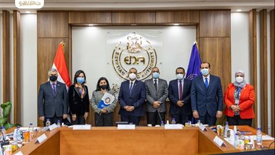 وفد من منظمة الصحة العالمية يزور هيئة الدواء المصرية