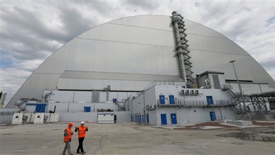  زيلينسكي: مسيرة روسية استهدفت منشأة تحمي العالم من إشعاعات تشرنوبيل