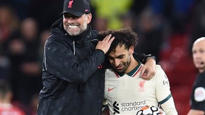 أول تعليق من كلوب على تجديد عقد محمد صلاح مع ليفربول 