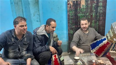 من 30 لـ 200 جنيه.. أسرار صناعة فوانيس رمضان داخل أقدم ورشة بطنطا | فيديو 