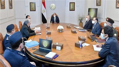 بسام راضي: الرئيس يوجه بمواصلة العمل على استكمال مستهدفات المشروع الاستراتيجي مستقبل مصر في مجال الزراعة والغذاء بما يساهم في توفير الآلاف من فرص العمل في التخصصات المختلفة