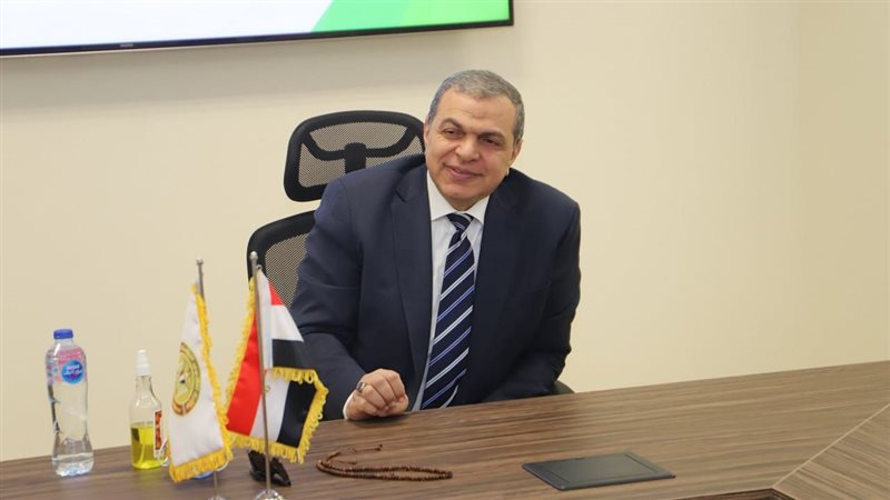 وزير القوى العاملة،