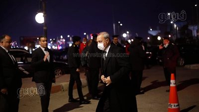 ممدوح عباس ومنال سلامة ومصطفى بكري في عزاء أنيسة حسونة | صور