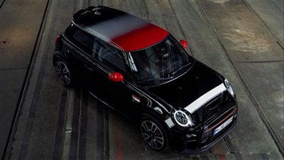 إصدار جديد لسيارات ميني كوبر بات موس بسقف متعدد الألوان