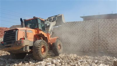 إزالة 12 حالة تعد على الأراضي الزراعية وأملاك الدولة بمركز مطاى بالمنيا