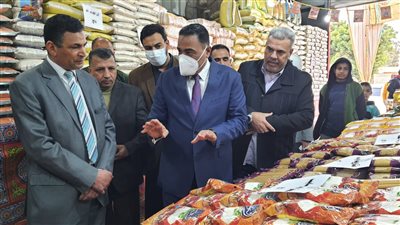 محافظ مطروح يفتتح معرض أهلًا رمضان بتخفيضات 20% | صور