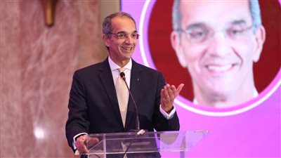 طلعت: المرأة المصرية قادرة على التفوق والمنافسة في صناعة الاتصالات