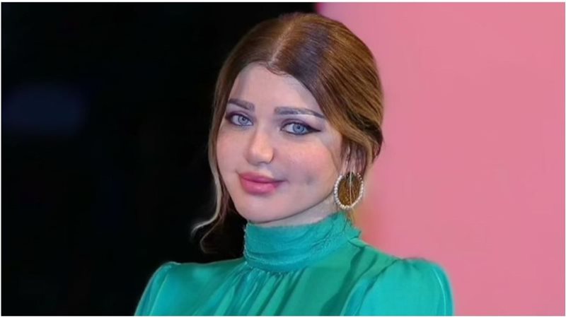 الإعلامية ياسمين