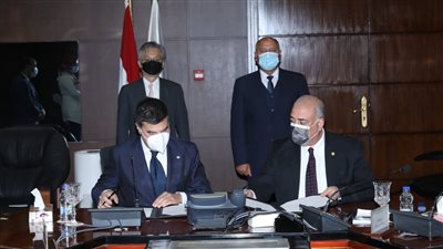 تعاون بين المصرية لتشغيل المترو وهيتاشي للسكك الحديدية