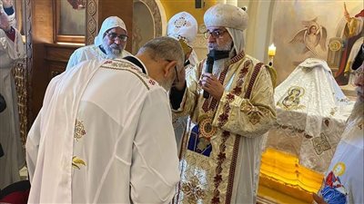 الانبا مقار يمنح كاهنا درجة القمصية ويرسم ثلاثة دياكونيين في الشرقية